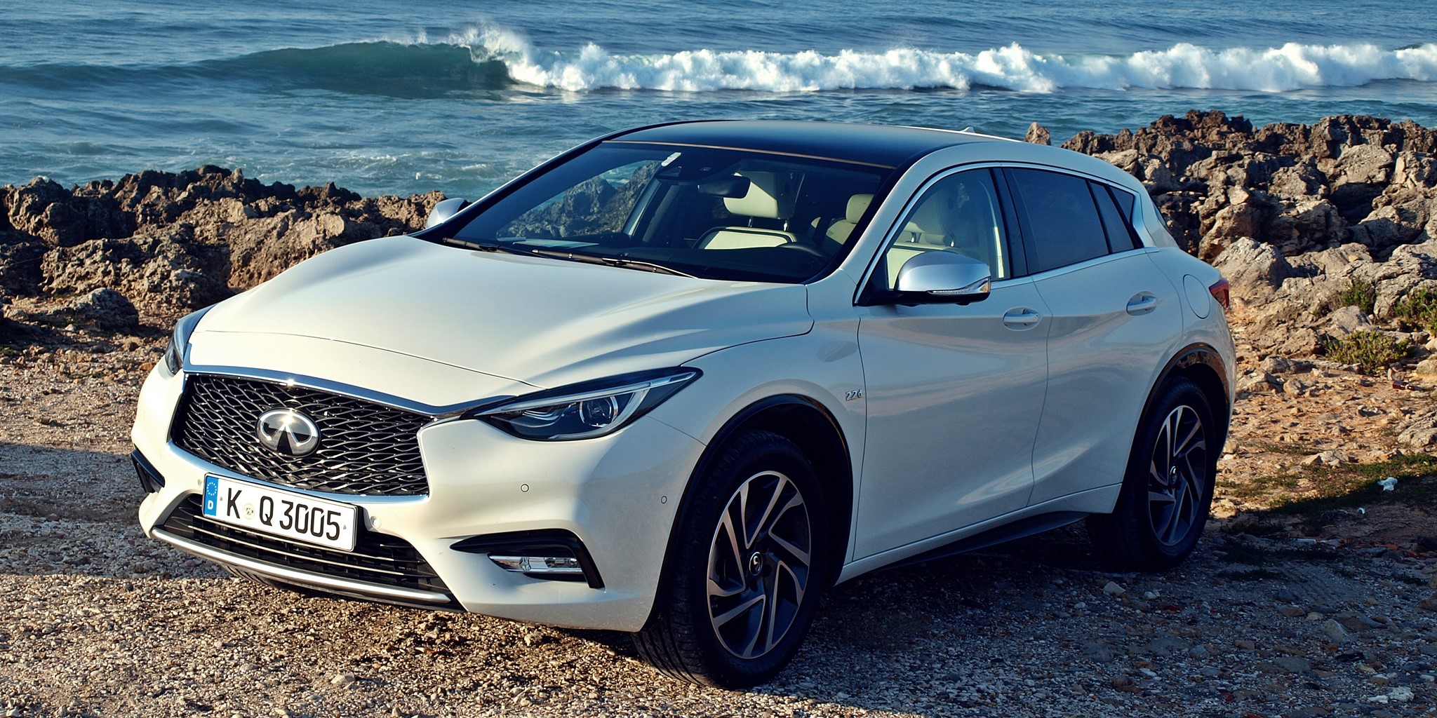 road trip lisbonne en infiniti Q30 entete